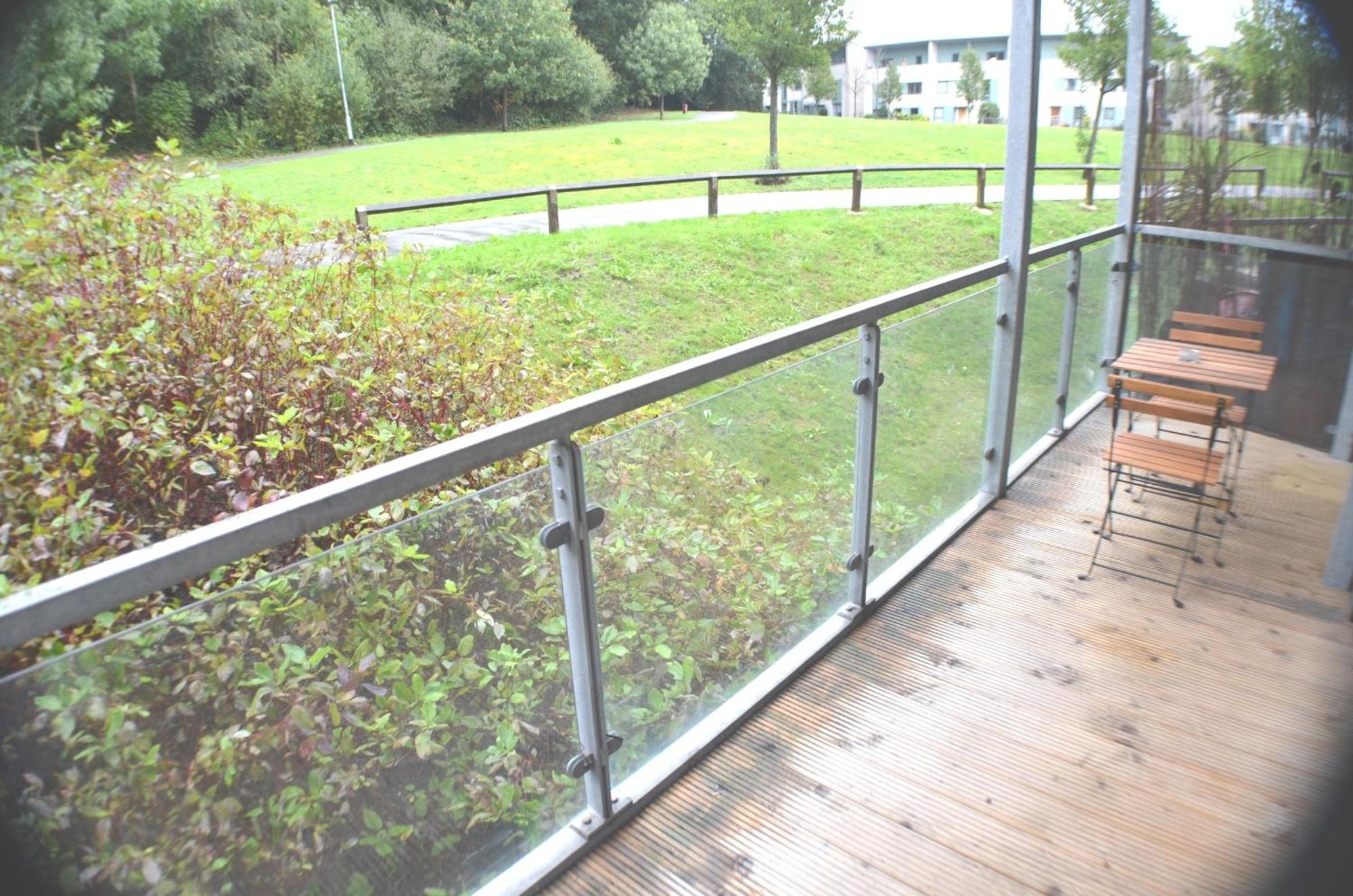 Brentwood Town Retreat - Large 2 Bedroom Apartment Buitenkant foto