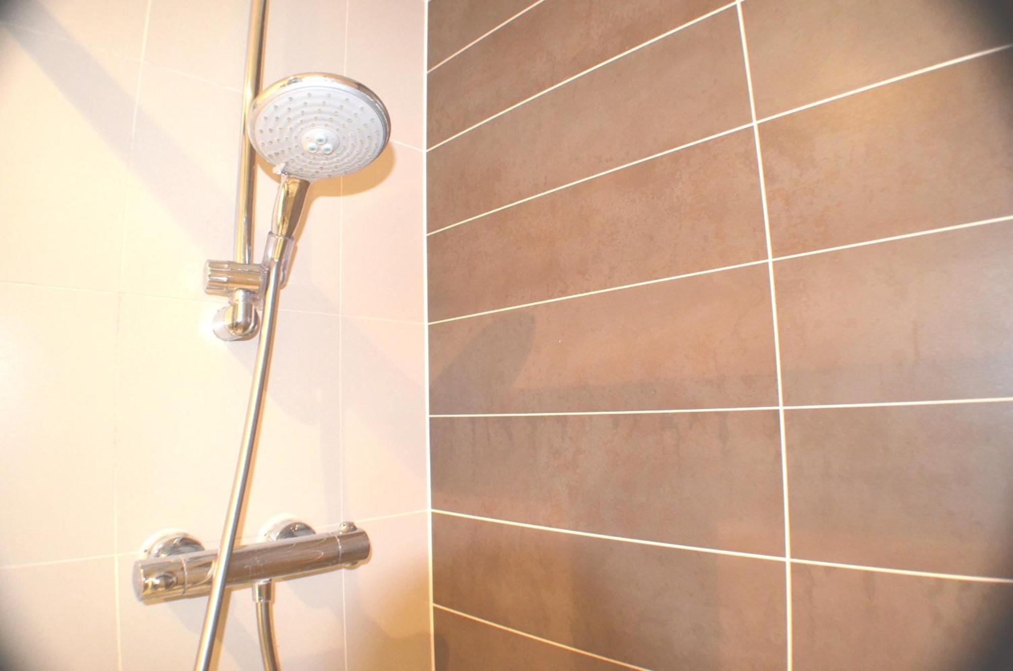 Brentwood Town Retreat - Large 2 Bedroom Apartment Buitenkant foto