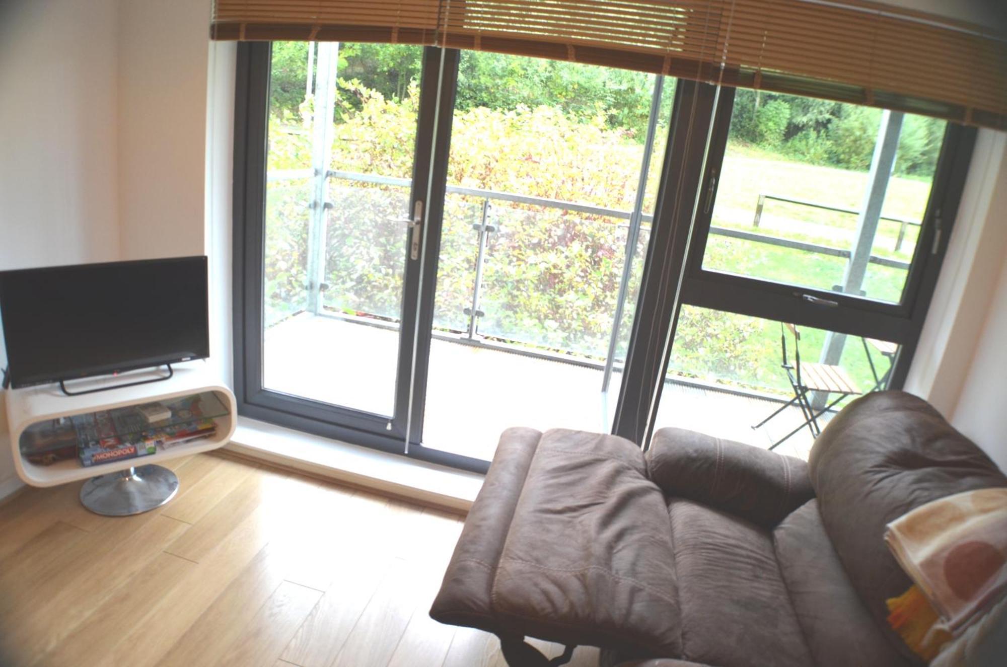 Brentwood Town Retreat - Large 2 Bedroom Apartment Buitenkant foto